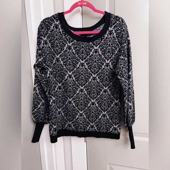 New York & Company Black & Gray Damask Knit Pullover Sweater Size Medium - Picture 3 of 4